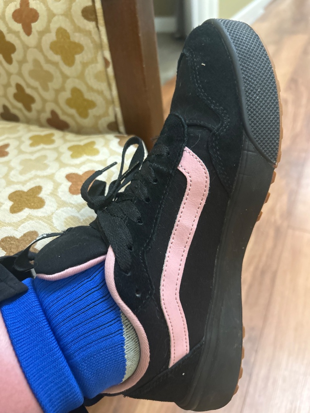 Vans - Picture 2 of 2